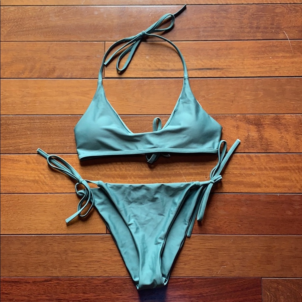 Green bikini set
